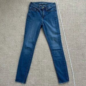 Universal Thread high-rise, skinny jeans size 24 medium wash denim